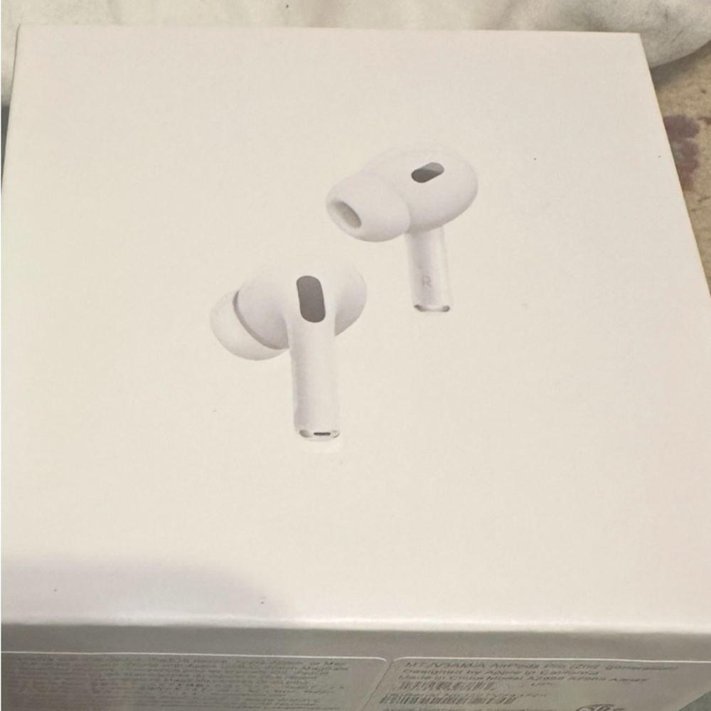 White Wireless Earbuds